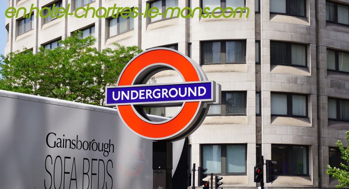 en.hotel-chartres-le-mans.com